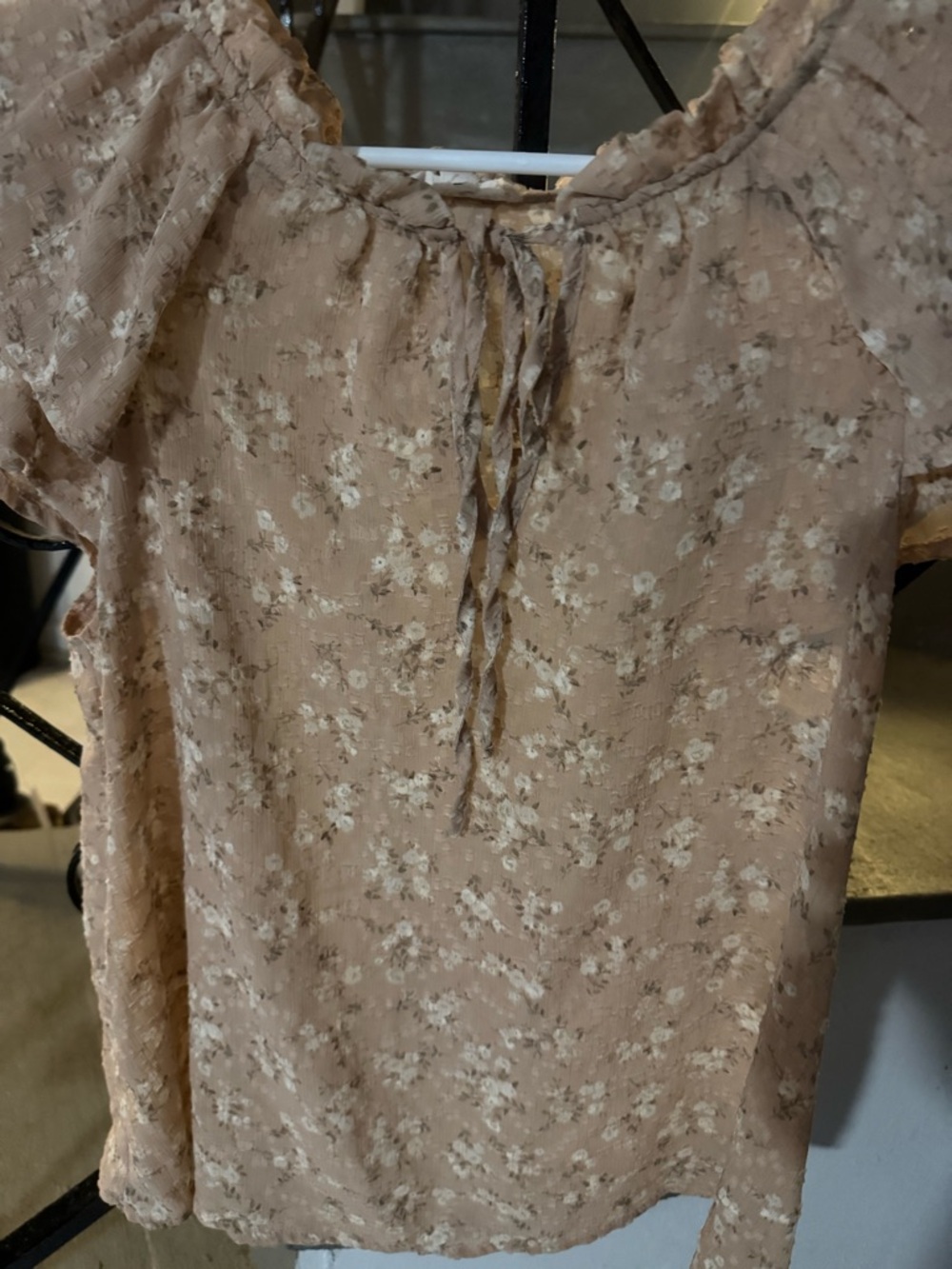 Women’s Beige Floral Tie-Neck Blouse